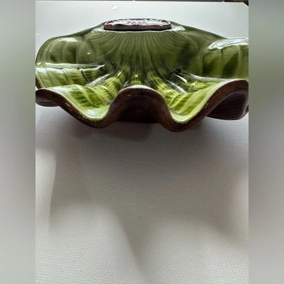 VTG Treasure Craft green clam shell ashtray with "Yellowstone Park" inscribed - Picture 5 of 7